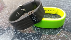 fitbit-charge-hr-vs-sony-smartband-swr10